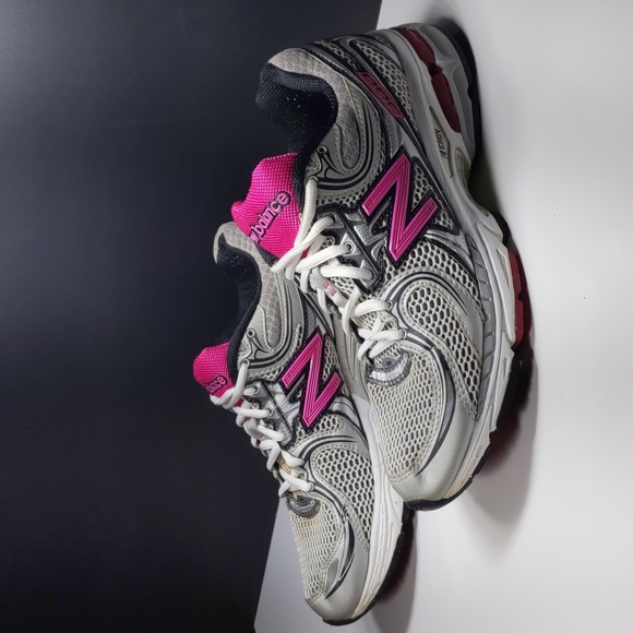 New balance running shoes - Picture 3 of 9